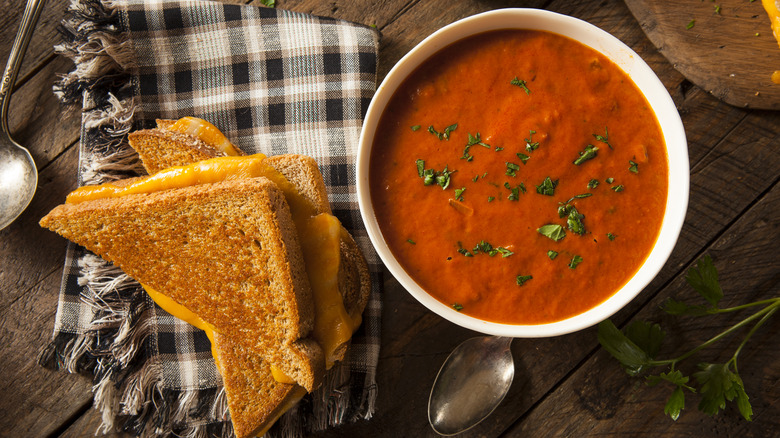 grilled cheese tomato soup