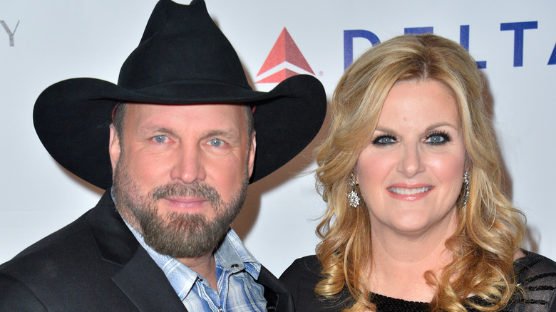 Trisha YearWood and Garth Brooks