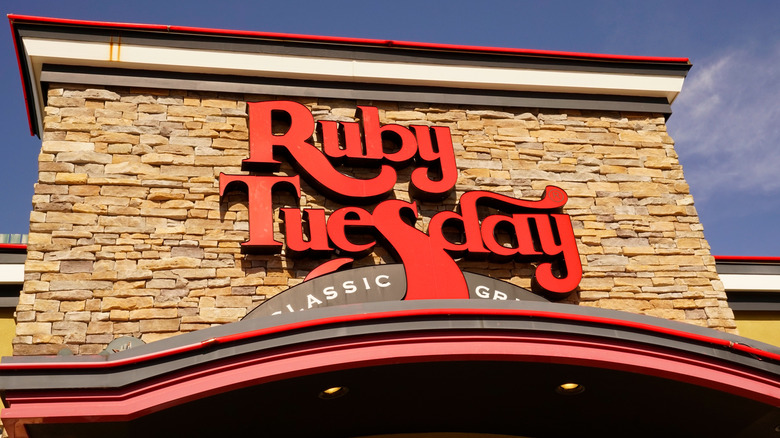 Outside a Ruby Tuesday outlet