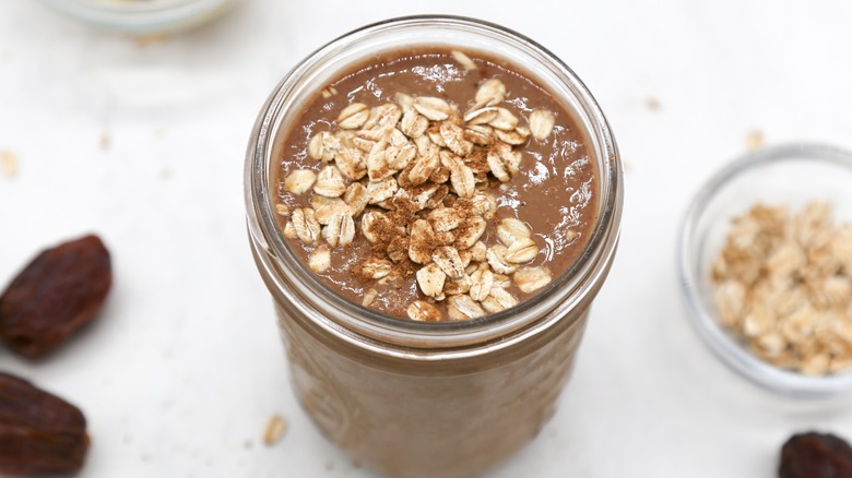 oat breakfast smoothie in jar