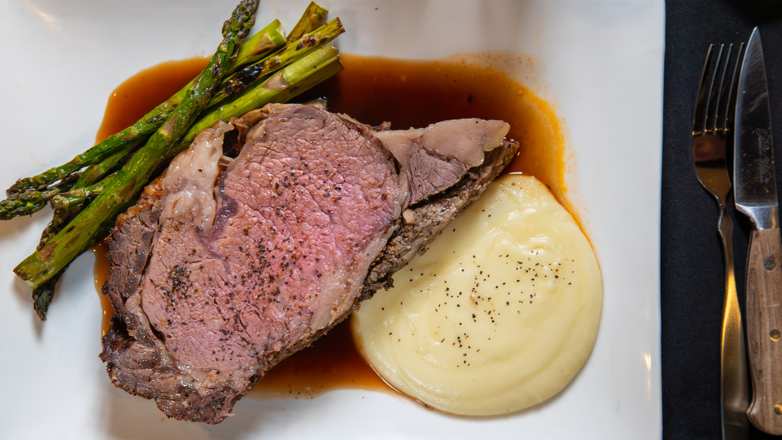 The Iconic Chain That Built Its Reputation On Prime Rib