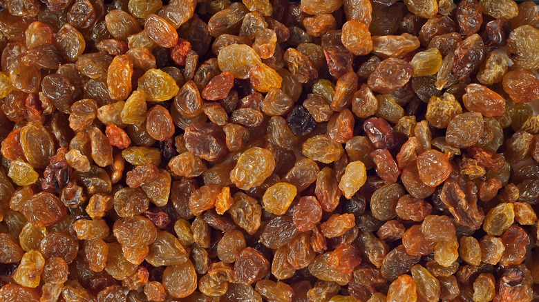A pile of golden raisins