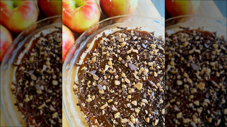 caramel apple dip with nuts