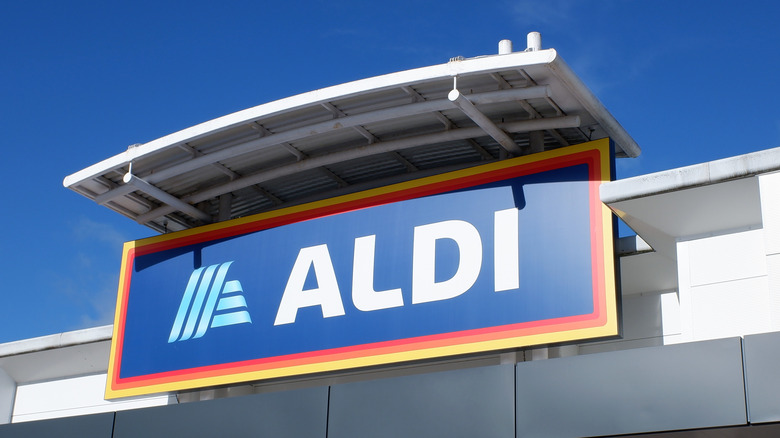 Aldi store sign