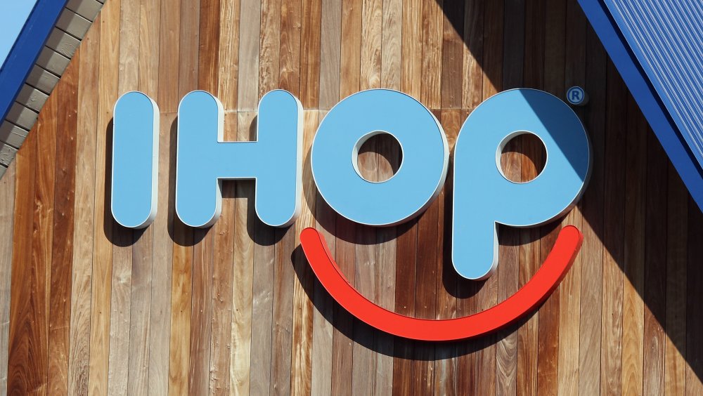 IHOP sign