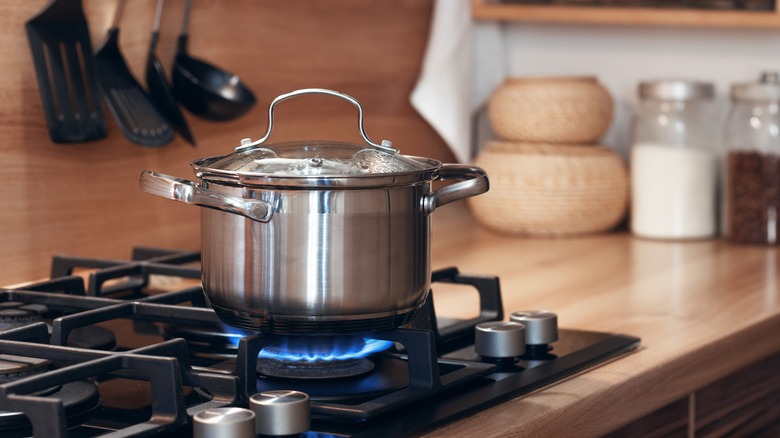 Gas stove