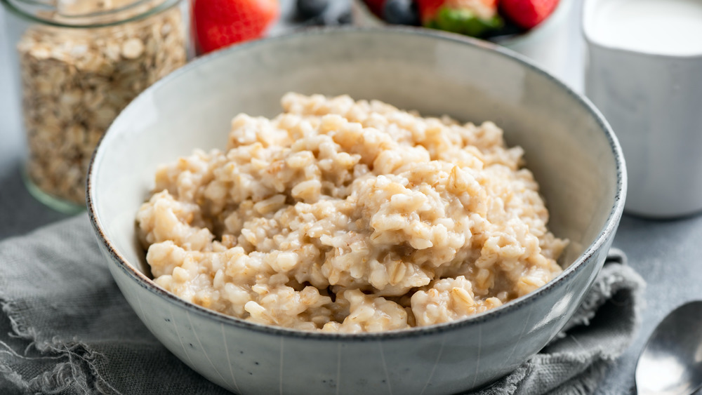 Instant Oats Vs. Steel-Cut Oats: Which Is Better?