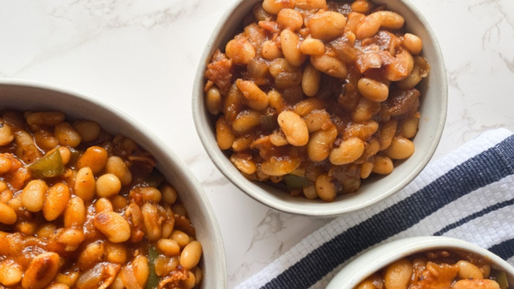 instant pot baked beans in bowls