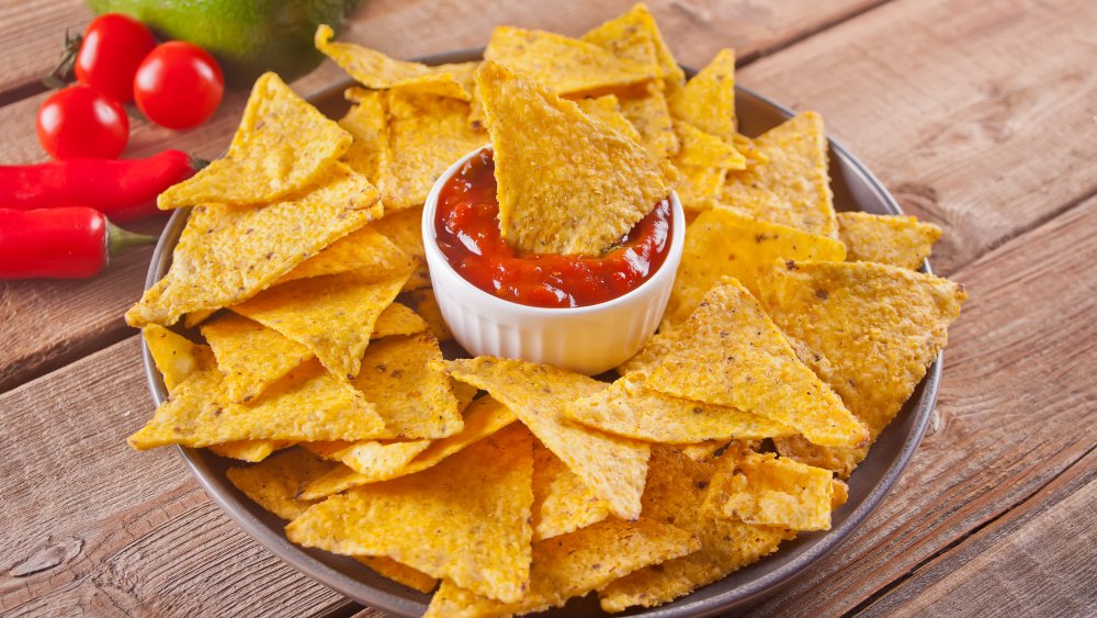 Nachos and salsa