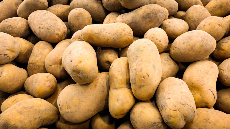 Pile of raw potatoes