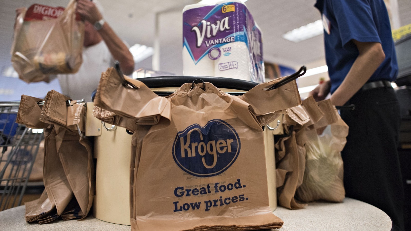 Is Kroger Open On Christmas 2021?