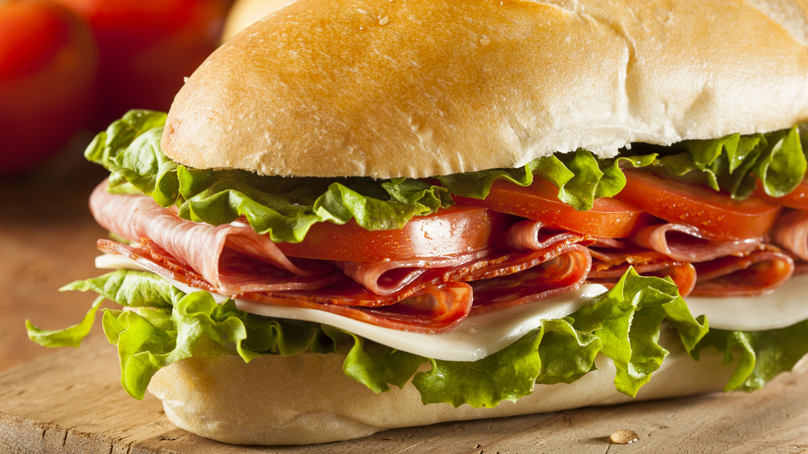 <a href="https://www.mashed.com/2281606/italian-sub-cost-homemade-vs-chain/" target="_blank">Is Making An Italian Sub At Home Actually Cheaper?</a>