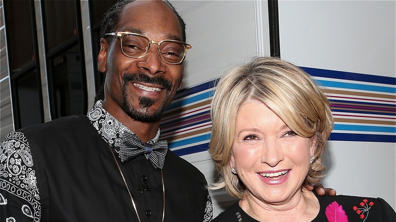 Martha Stewart and Snoop Dogg posing