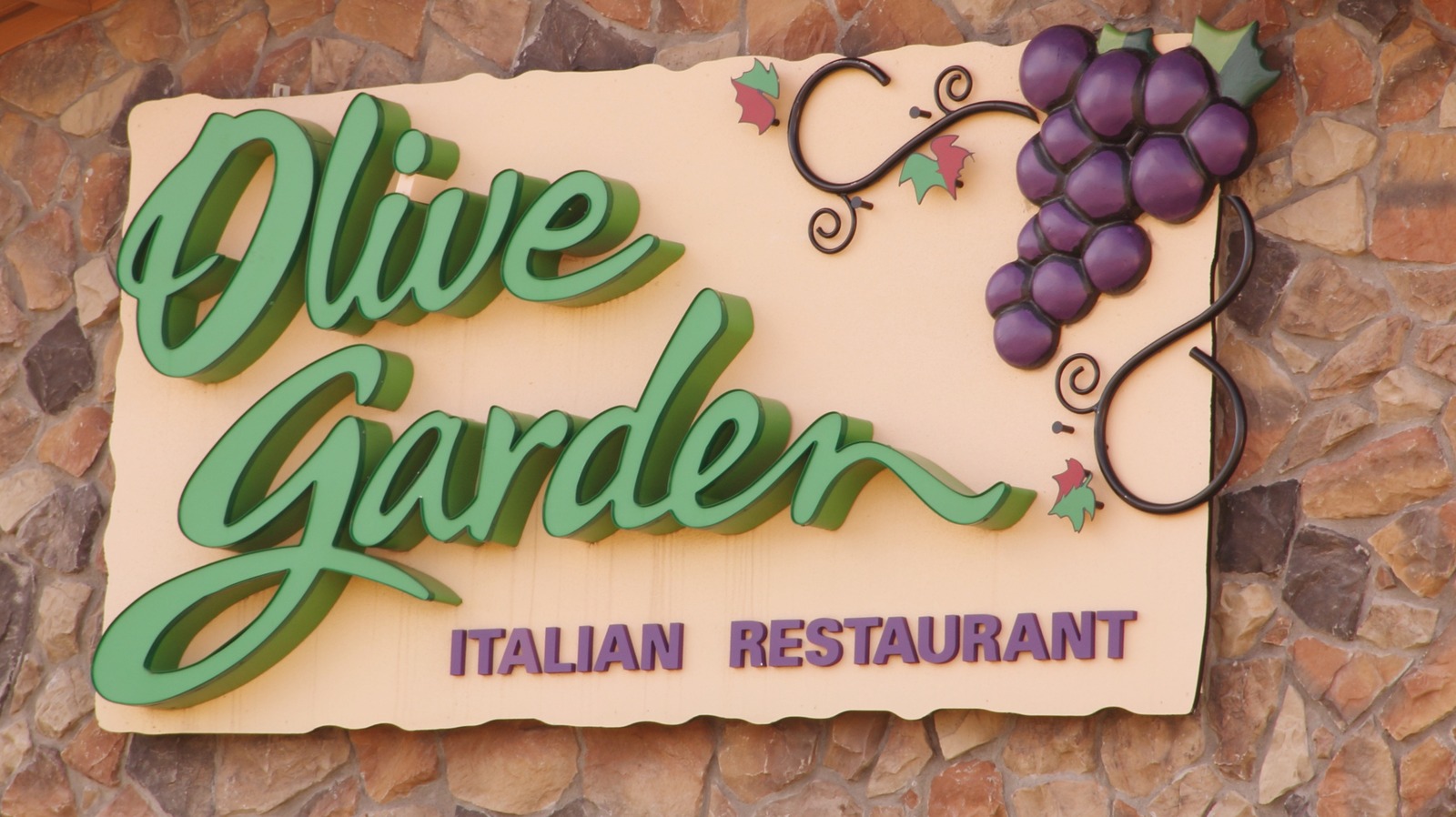 Olive Garden Is Doing Well Despite Old Rumors Of Closing Forever