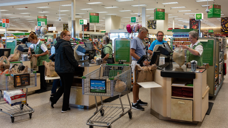 Publix checkout lanes