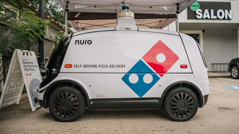 Nuro Domino's self-driving pizza delivery 
