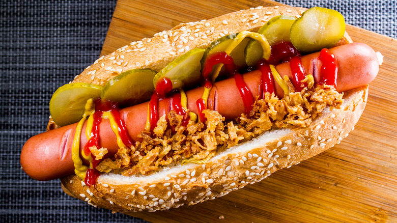 Alligator-style hot dog