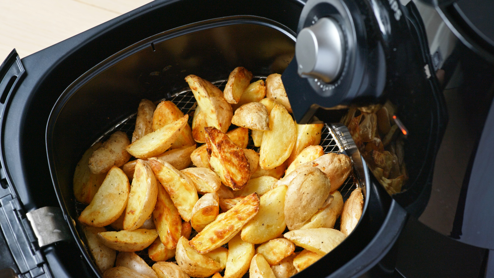 Is There Any Benefit To Using A Deep Fryer Instead Of An Air Fryer?