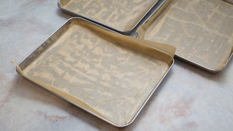 baking sheets with parchment paper