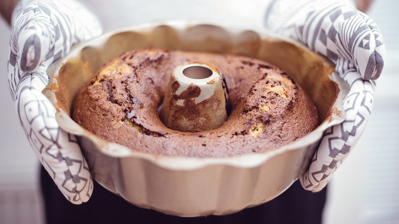 Cake in bundt pan