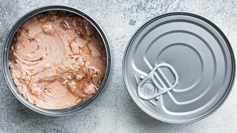 Canned tuna 