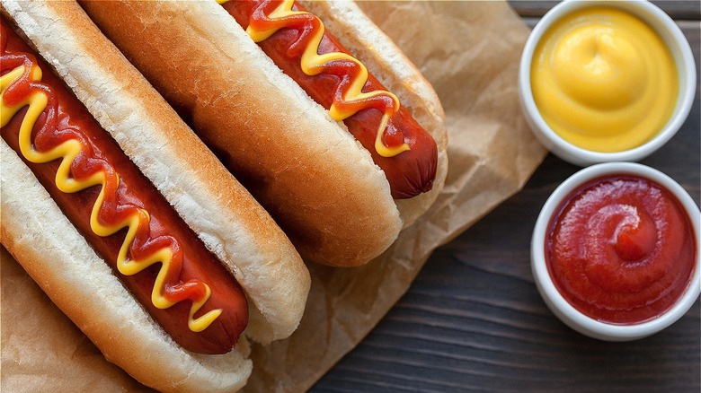 Hot dogs with condiments