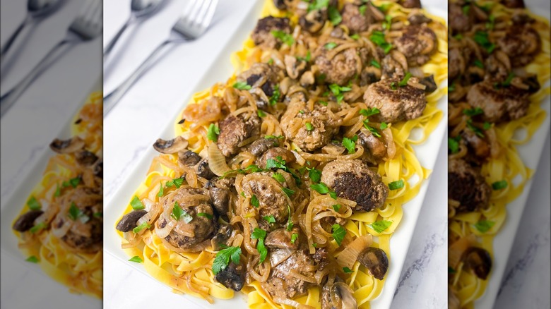 Bobby Flay's Salisbury steak