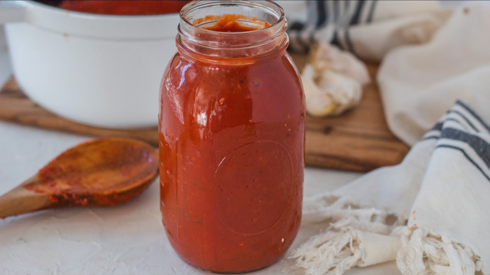 It's Totally Okay To Used Canned Ingredients In Homemade Tomato Sauce