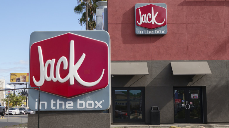exterior of a Jack in the Box