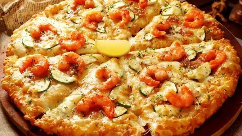 Pizza-La garlic shrimp pizza