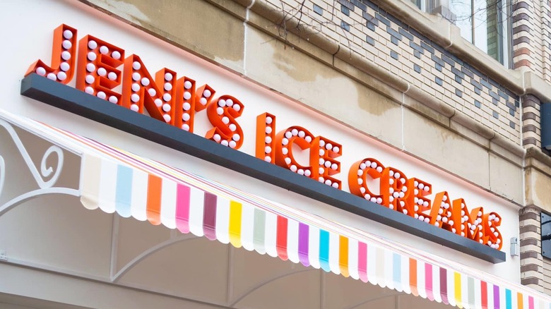 Jeni's Ice Cream Sign Outside