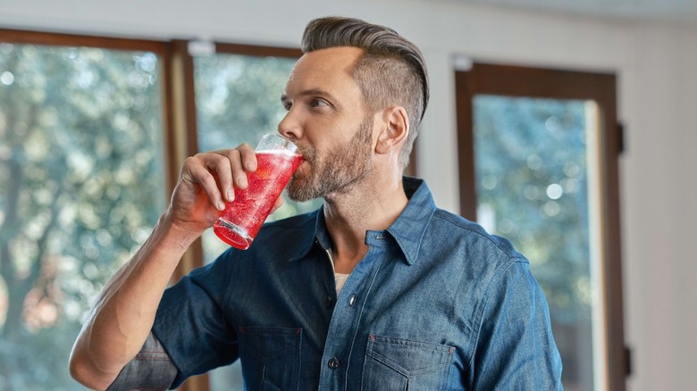 Joel McHale drinks Five O'Clock Fizz
