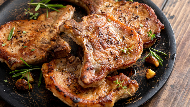 plate of seasoned juicy pork chops