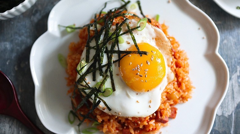 kimchi fried rice with egg