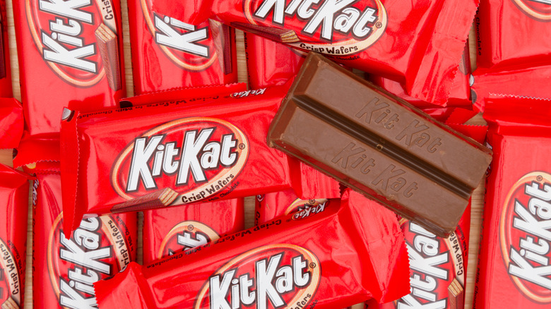 Regular Kit Kats in packaging 