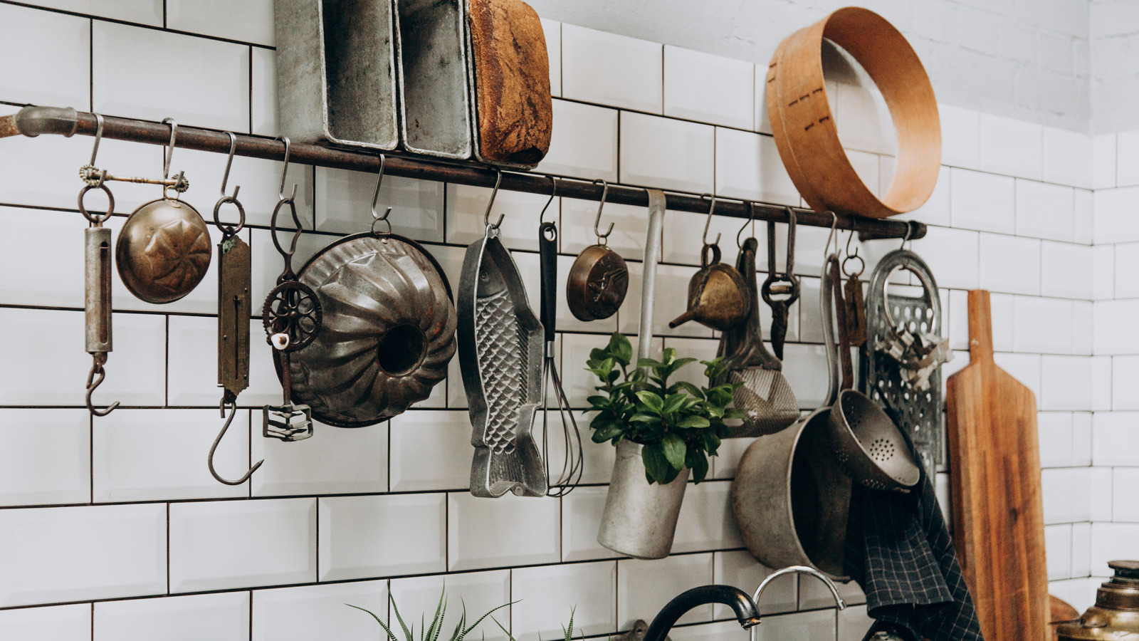 Almost Everyone Used To Own This Old-Fashioned Kitchen Item, But Now You Mostly Find It In Thrift Stores