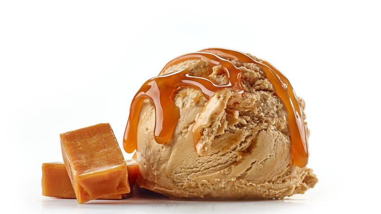 caramel ice cream scoop
