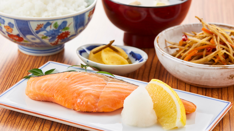 japanese salmon set meal