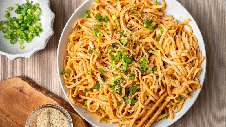 udon noodles in bowl