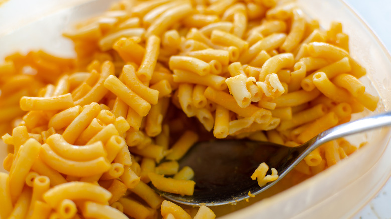 A bowl of Kraft mac and cheese