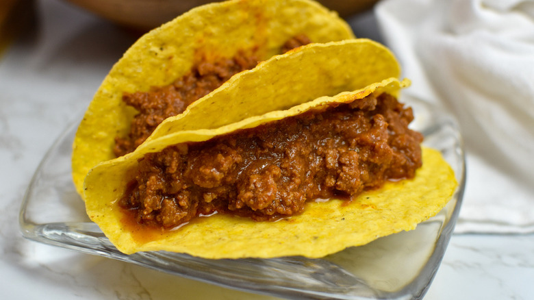 viande de taco dans des coquilles de taco