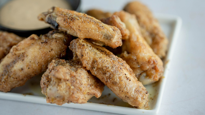 lemon pepper wings with dressing