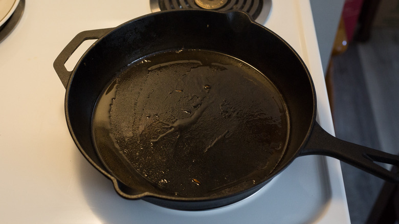 oil in cast iron pan