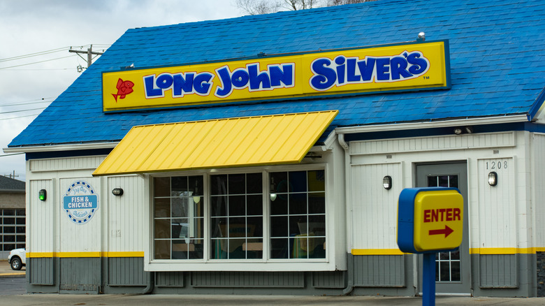 Long John Silver's storefront