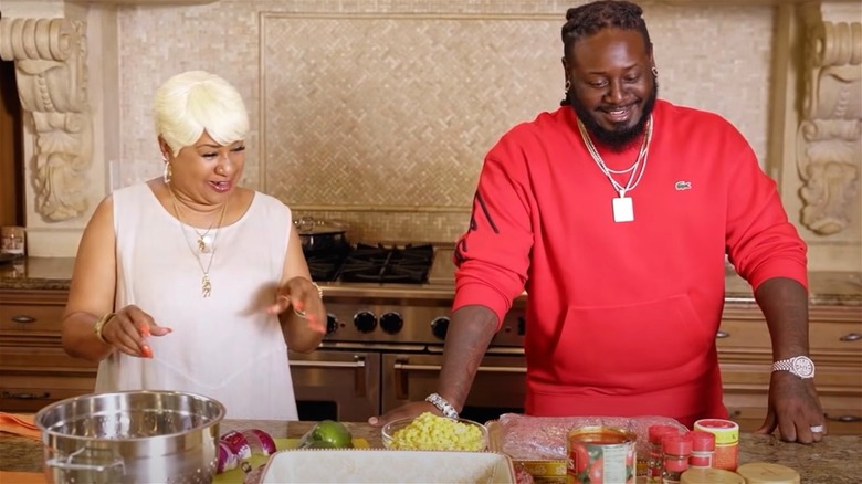T-Pain cooks with mother for "Made From Scratch"