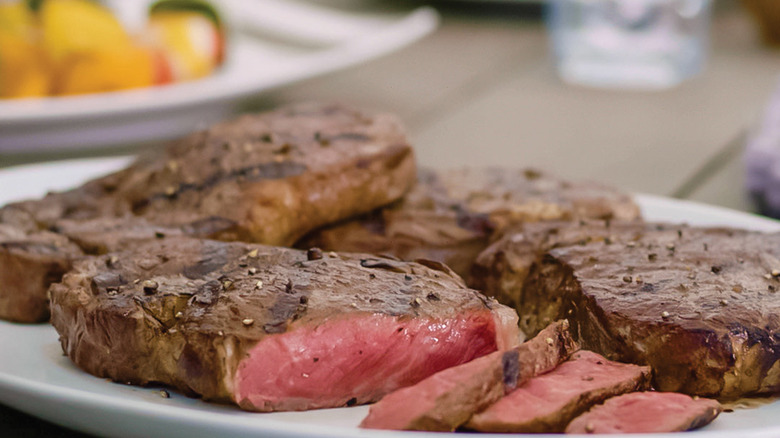 Omaha Steaks op bord