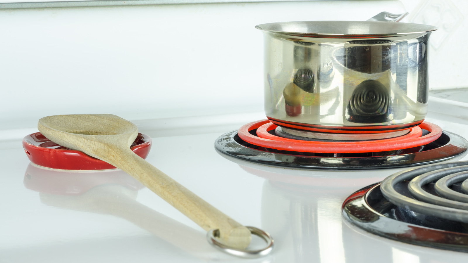 Make Sure To Do This When Cleaning An Electric Stove