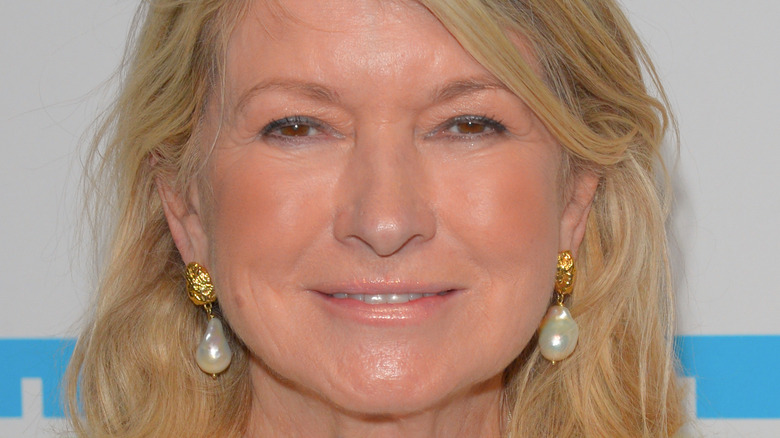 martha stewart wearing pearl earrings