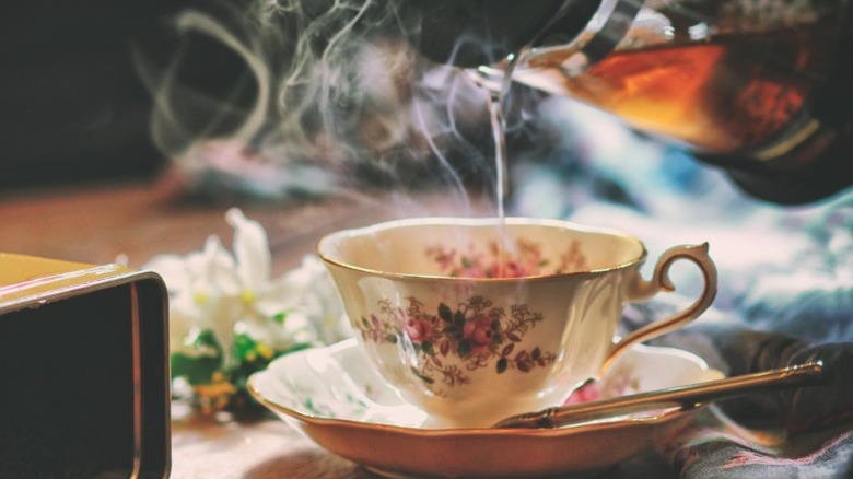 Martha Stewart drinks Tea