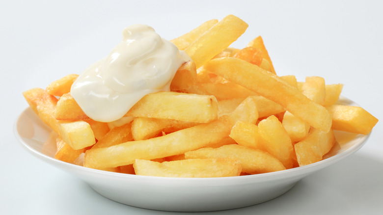 French fries with mayonnaise
